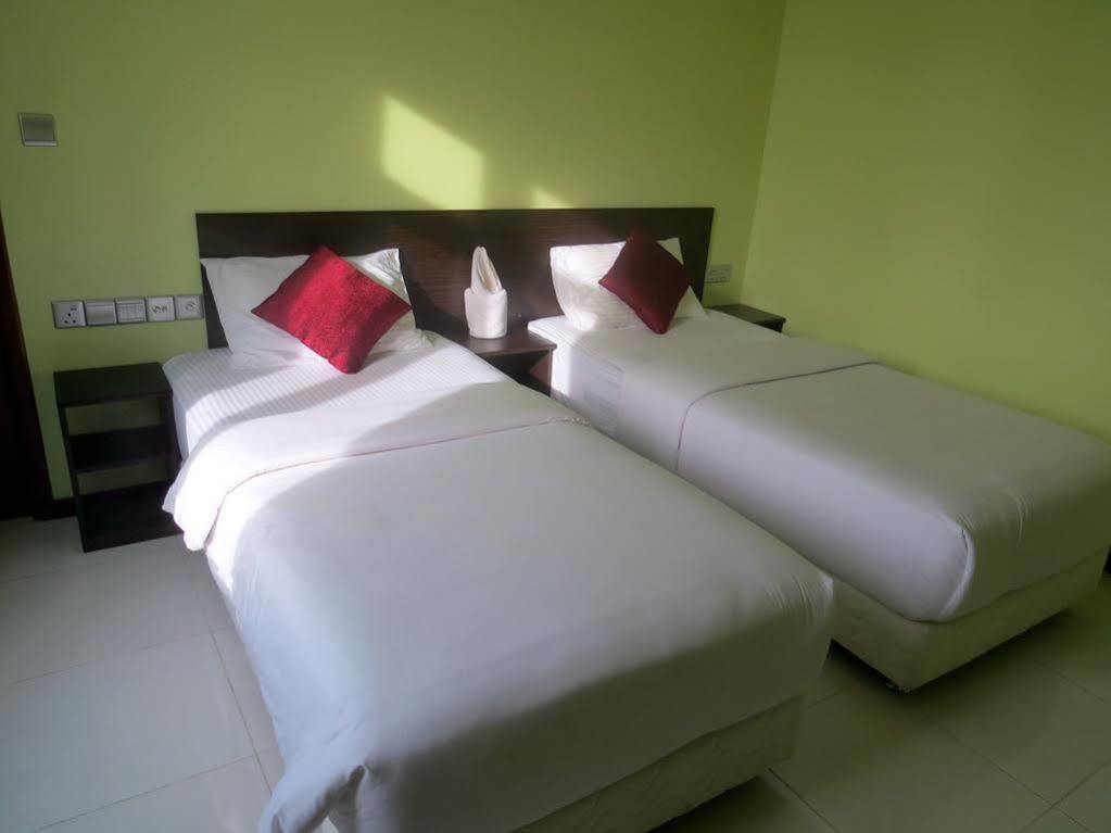Coral Queen Inn Hulhumalé Exterior foto