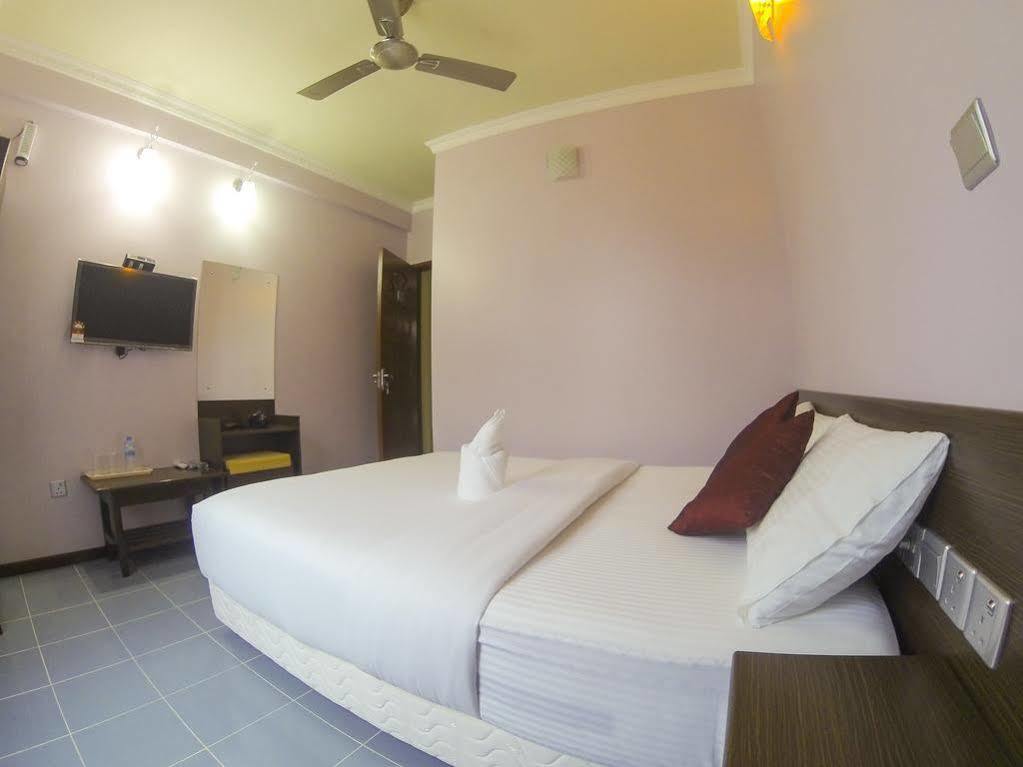Coral Queen Inn Hulhumalé Exterior foto