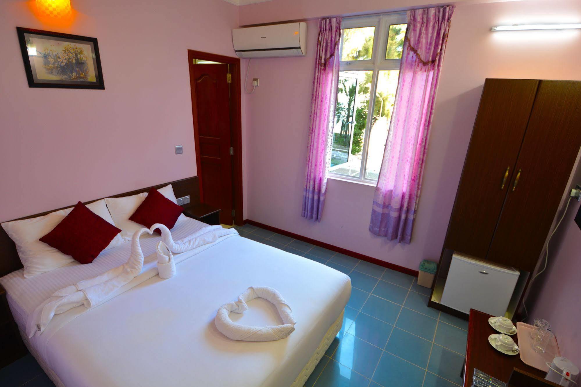 Coral Queen Inn Hulhumalé Exterior foto